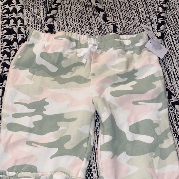 Girls joggers and sweatshirt - Picture 3 of 5